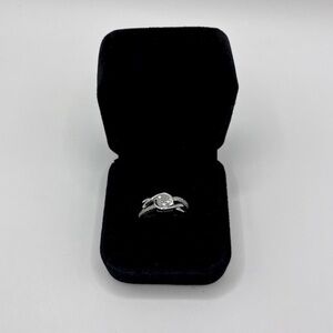 0.30 CT Natural Diamond Flower Ring